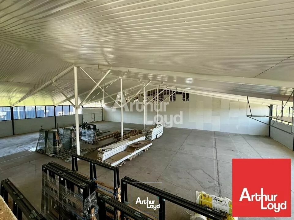 CHATELLERAULT LOCAUX D'ACTIVITES NEUF A VENDRE DE 270 M²