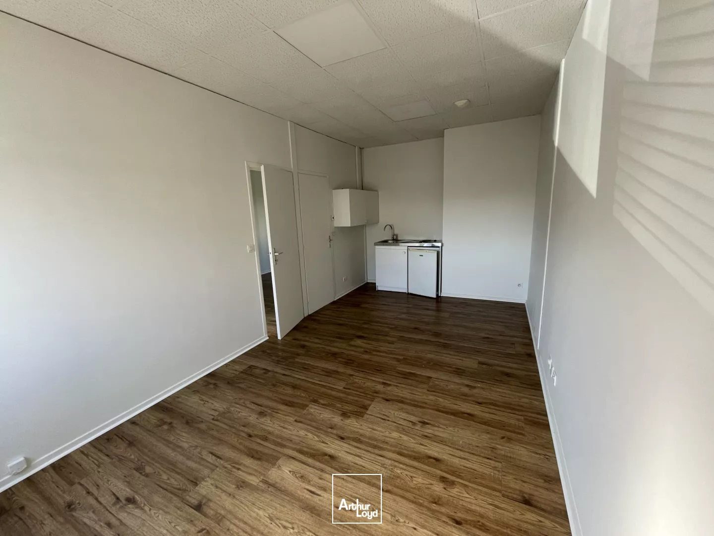 BUREAUX RÉNOVÉS À VENDRE-160 M²-SAINT HERBLAIN
