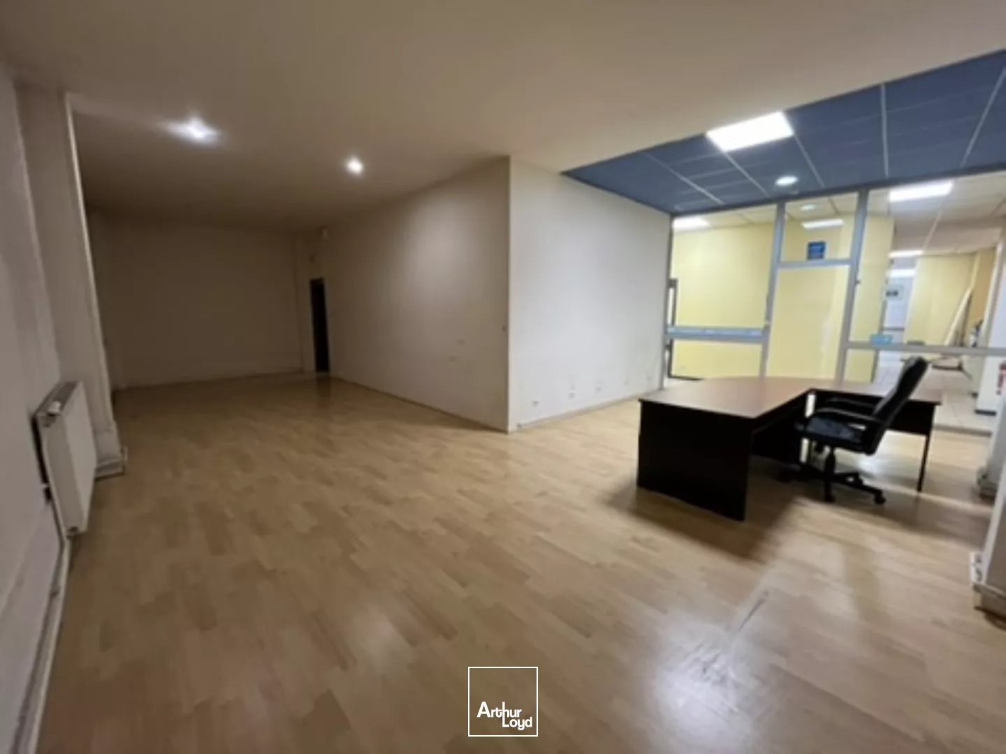 À LOUER - LOCAL PROFESSIONNEL DE 270 M2 DIVISIBLE - CENTRE-VILLE DE SAINT-QUENTIN