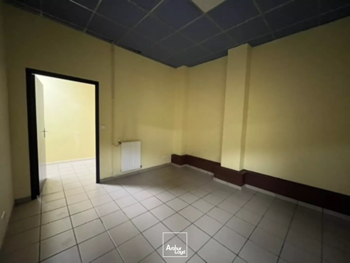 À LOUER - LOCAL PROFESSIONNEL DE 270 M2 DIVISIBLE - CENTRE-VILLE DE SAINT-QUENTIN