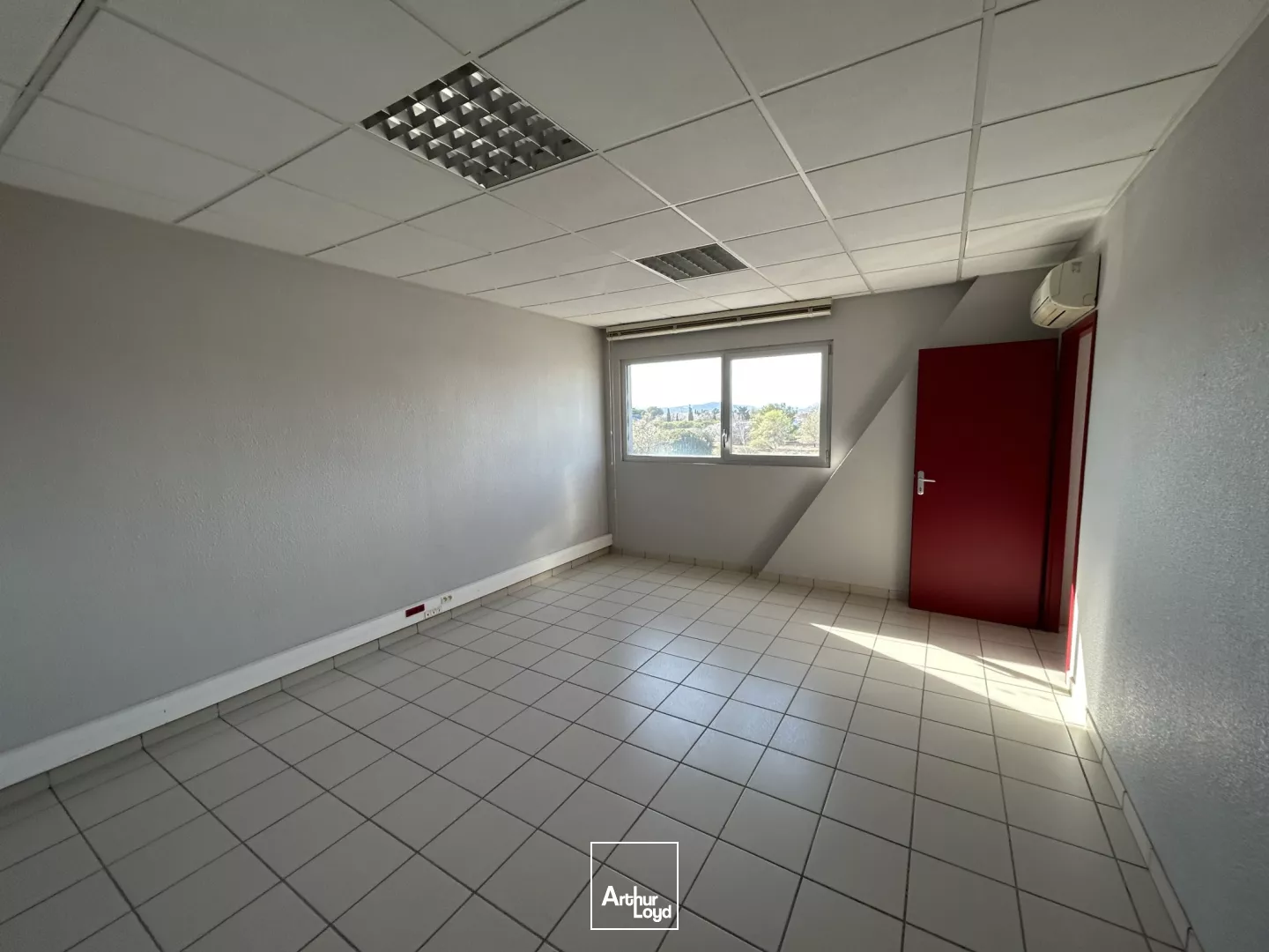 Local d'activité à louer 