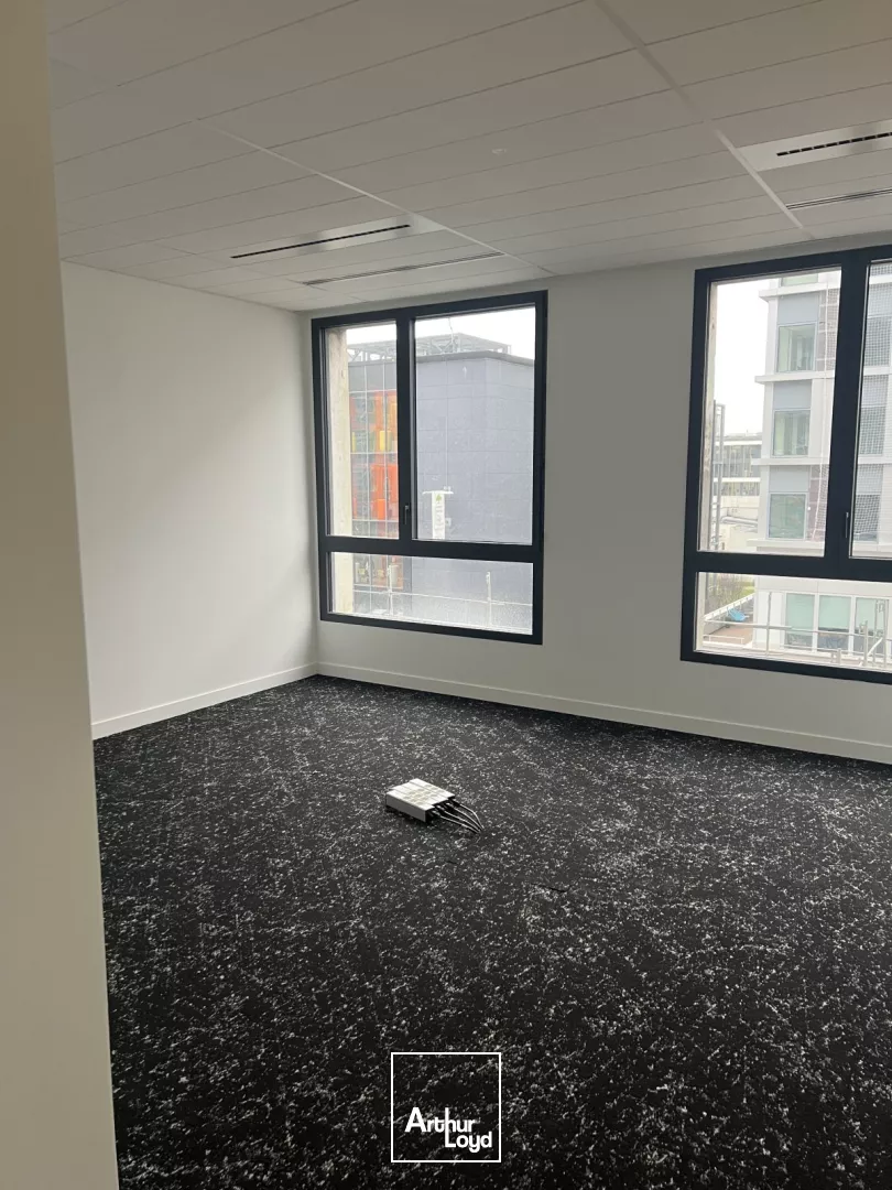 Bureaux à vendre à MONTIGNY LE BRETONNEUX 78180