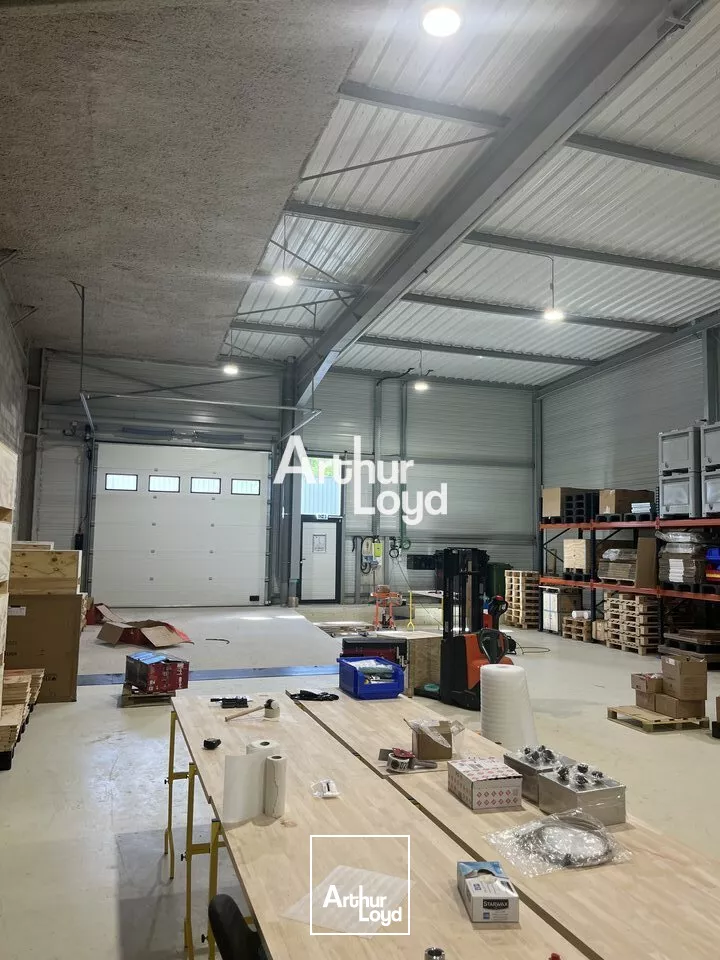 Location locaux d'activité 410 m² Grasse 
