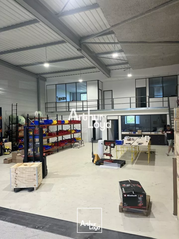 Location locaux d'activité 410 m² Grasse 