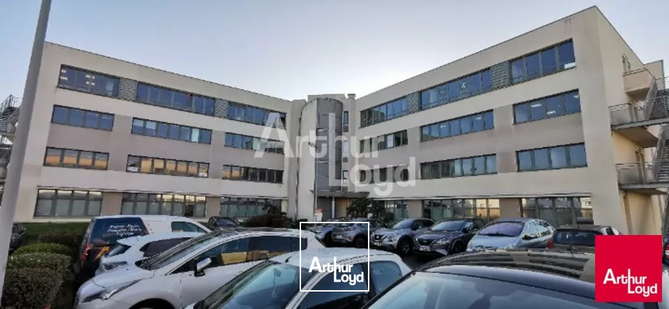 SAINT GREGOIRE - BUREAUX A VENDRE - 556 M²