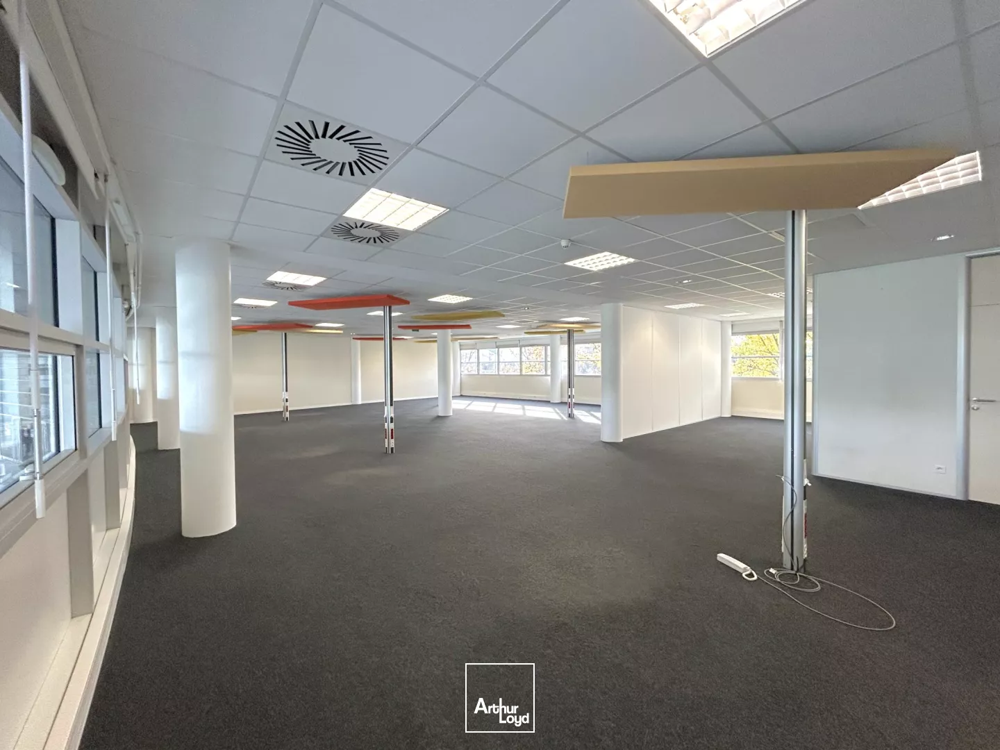 A louer - 1 901 m² de bureaux divisibles dès 229 m² - Immeuble Plaza - Bordeaux Ravezies