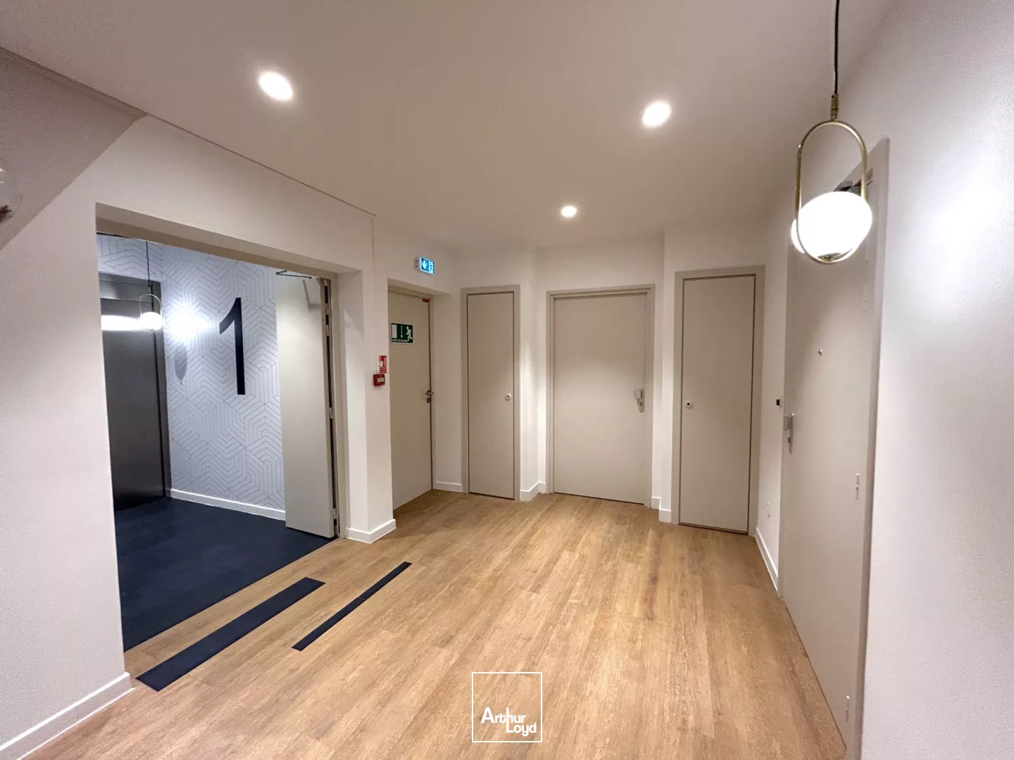 A louer - 1 901 m² de bureaux divisibles dès 229 m² - Immeuble Plaza - Bordeaux Ravezies