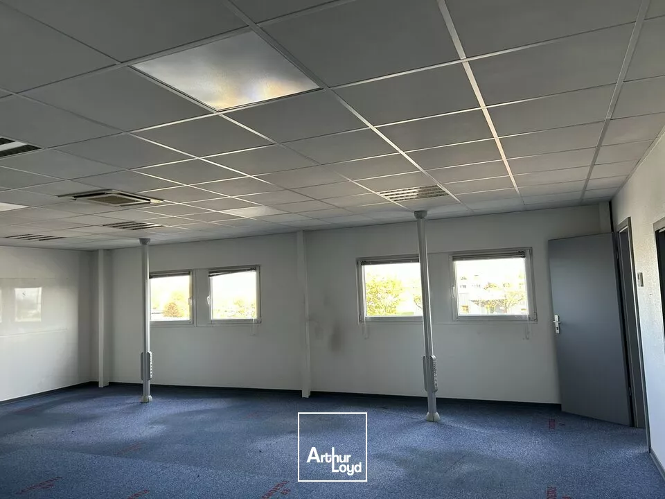 LOCAL D'ACTIVITE - ENTREPOT à LOUER de 2003 m²