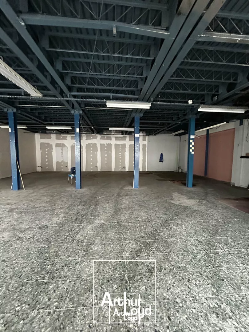 Bureaux de 435 m² à louer  Emplacement stratégique en zone commerciale à Tulle