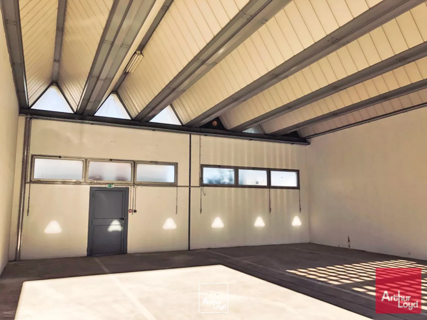 LOCATION LOCAL D'ACTIVITÉ 139M2 - MONTPELLIER EST