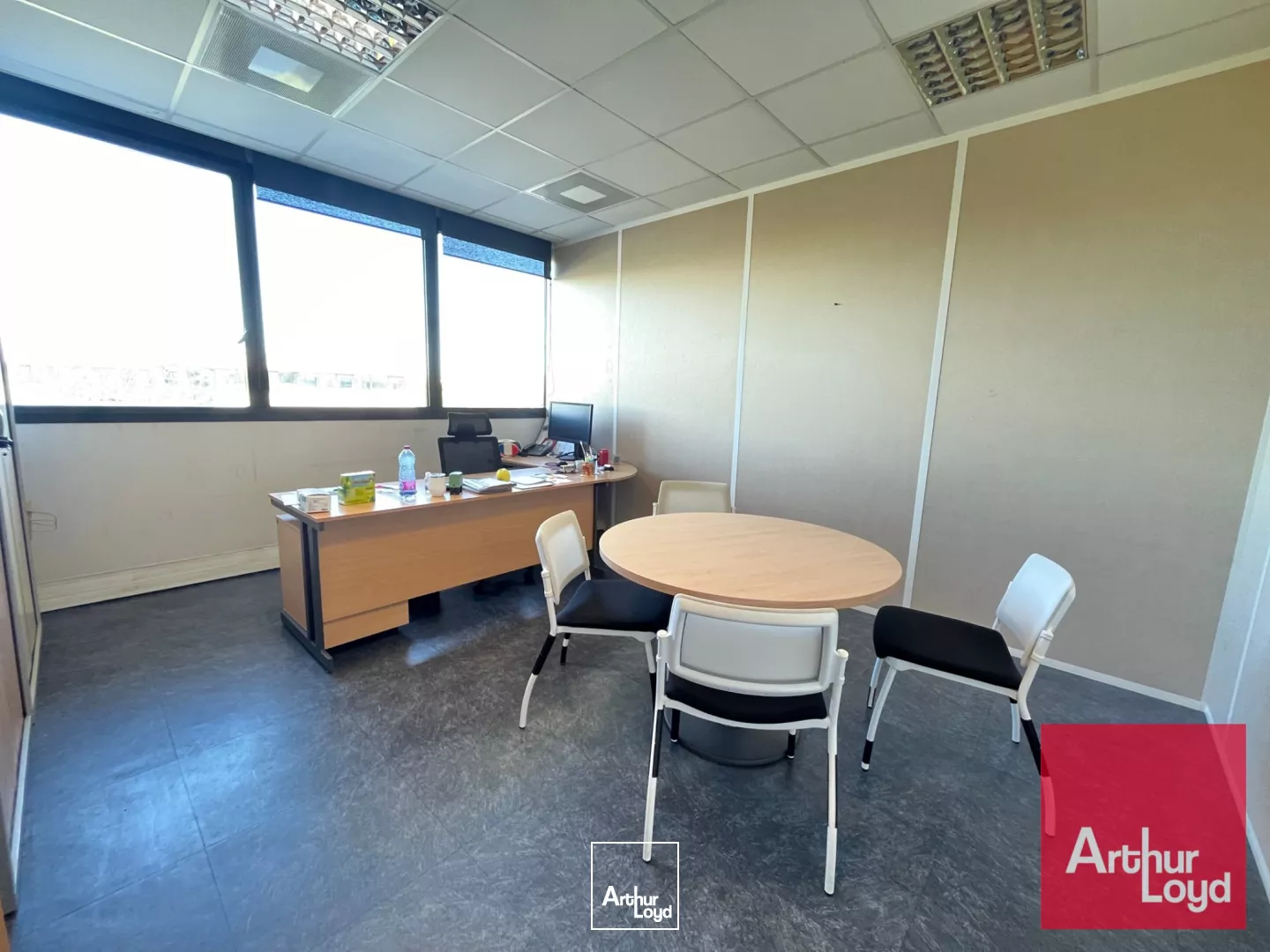 A LOUER BUREAUX PARC DE L'AEROPORT PEROLS - PROCHE TRAMWAY LIGNE 1