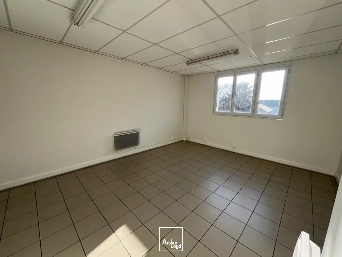 BUREAUX À LOUER 155M2 FLEURY LES AUBRAIS