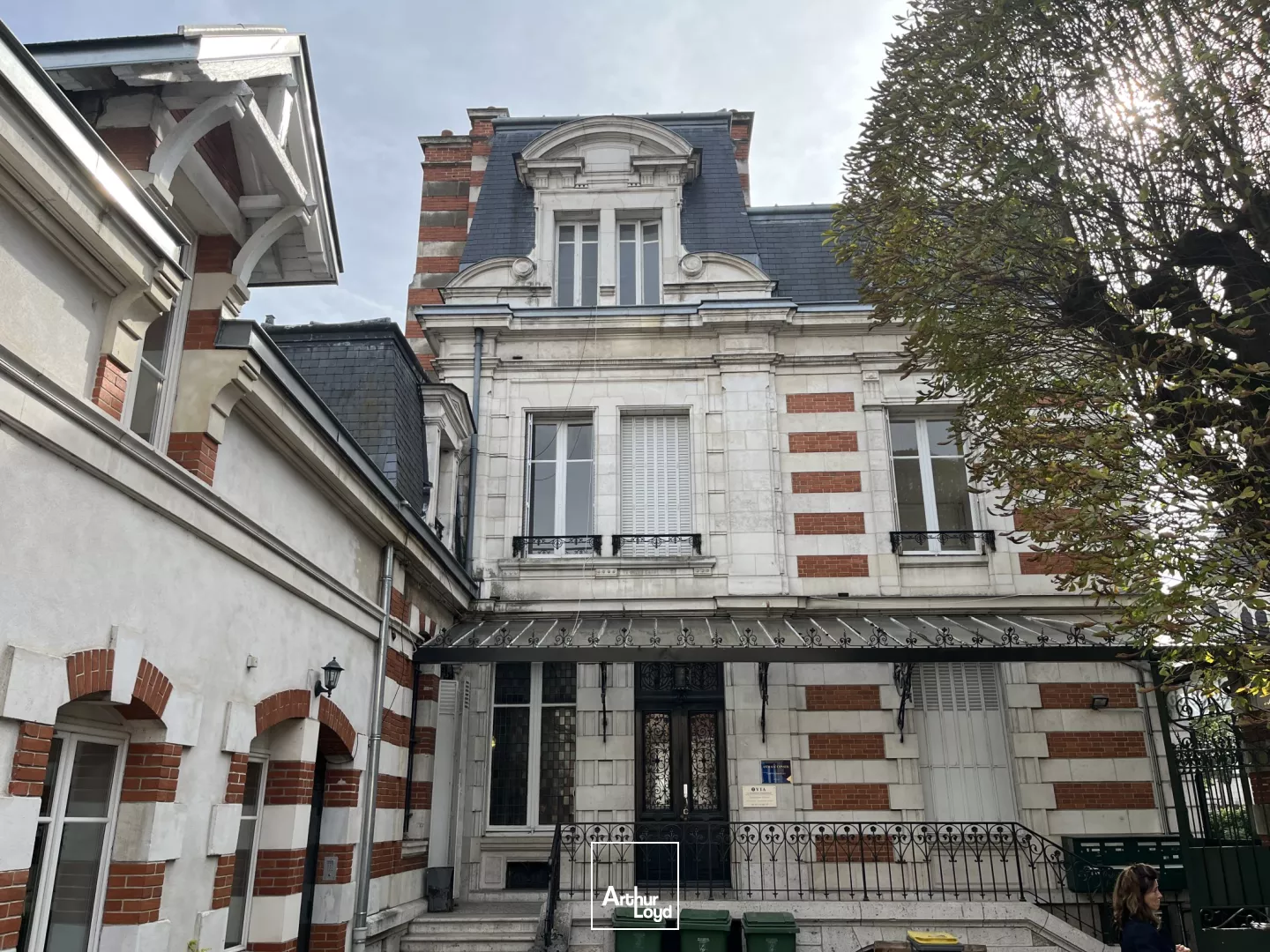 Bureaux type Haussmannien dans le centre d'Orléans avec parkings !!!! 