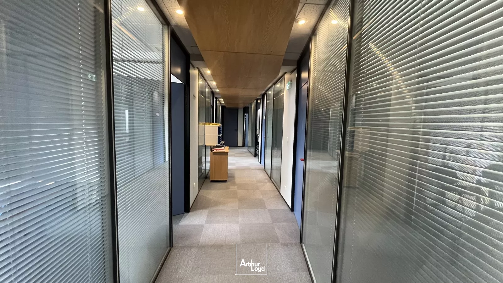 À vendre : Bureaux lumineux de 422 m² en hyper centre d'Orléans avec parkings inclus !