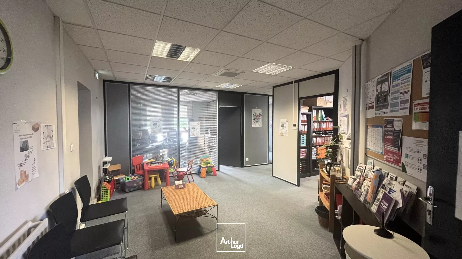 À vendre : Bureaux lumineux de 422 m² en hyper centre d'Orléans avec parkings inclus !