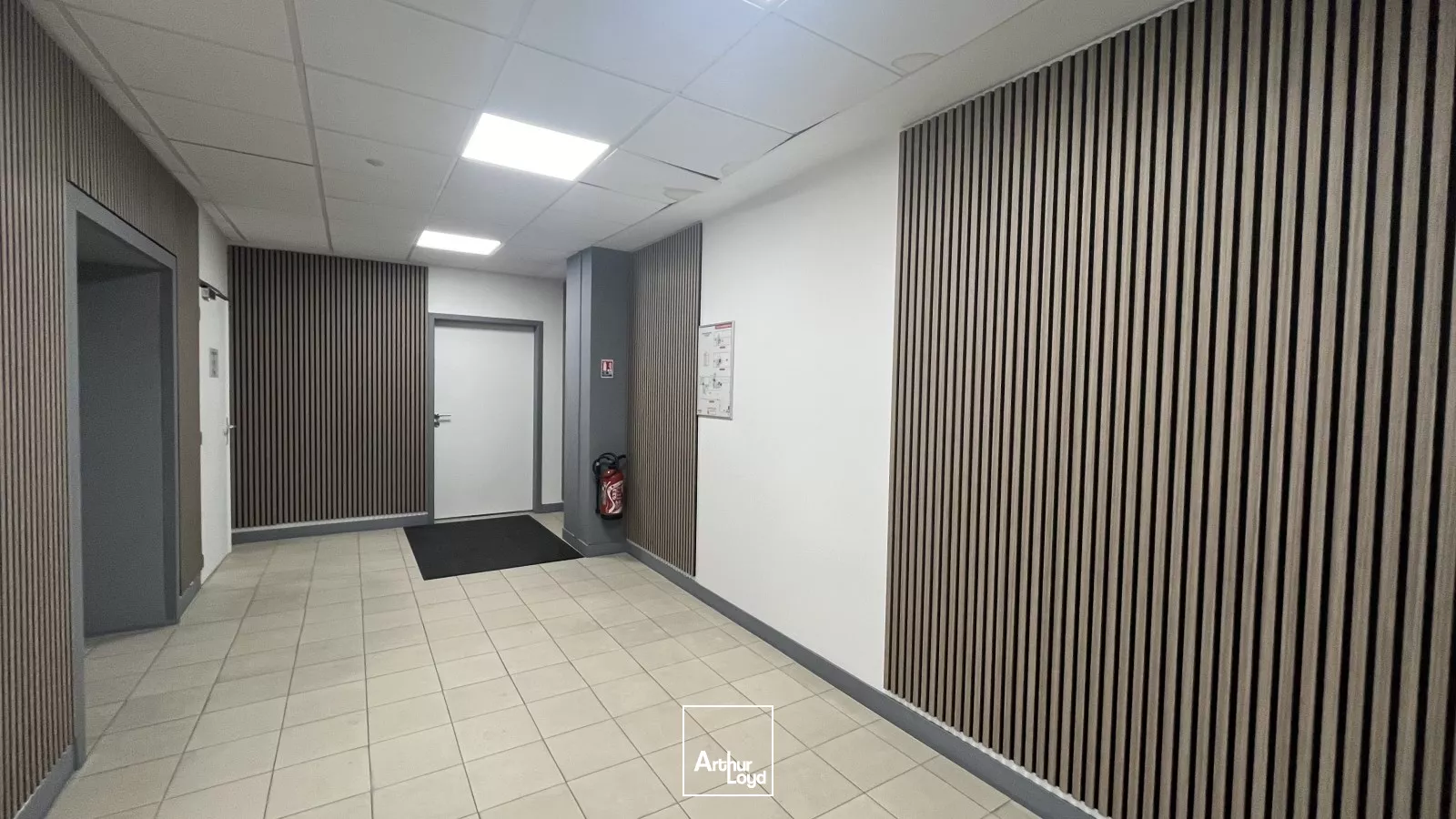 À vendre : Ensemble immobilier tertiaire de 1 090 m² avec parking privatif- Hyper centre Orléans (Loiret - 45)