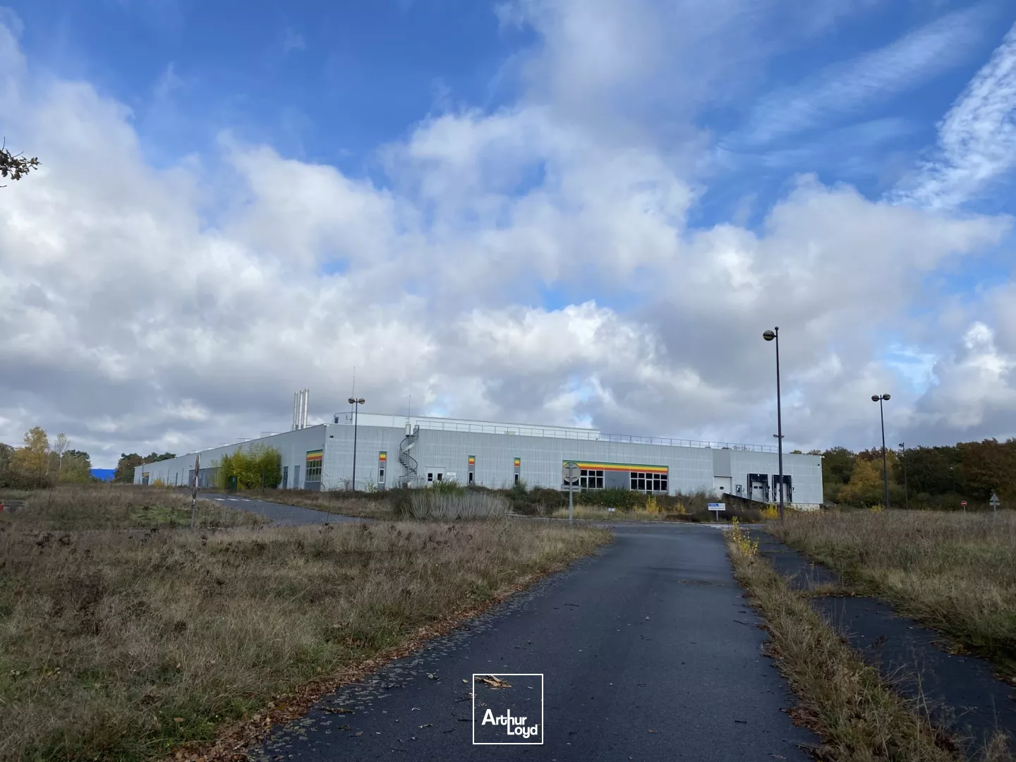 Bâtiment d'activités - 14 000 m2 divisible sur demande - Sud Métropole