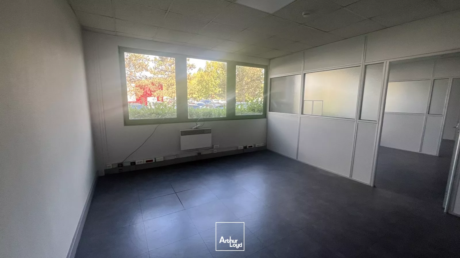 Bureaux lumineux au sud d'Orléans - accès immédiat RD2020 - A louer 157 m2 !