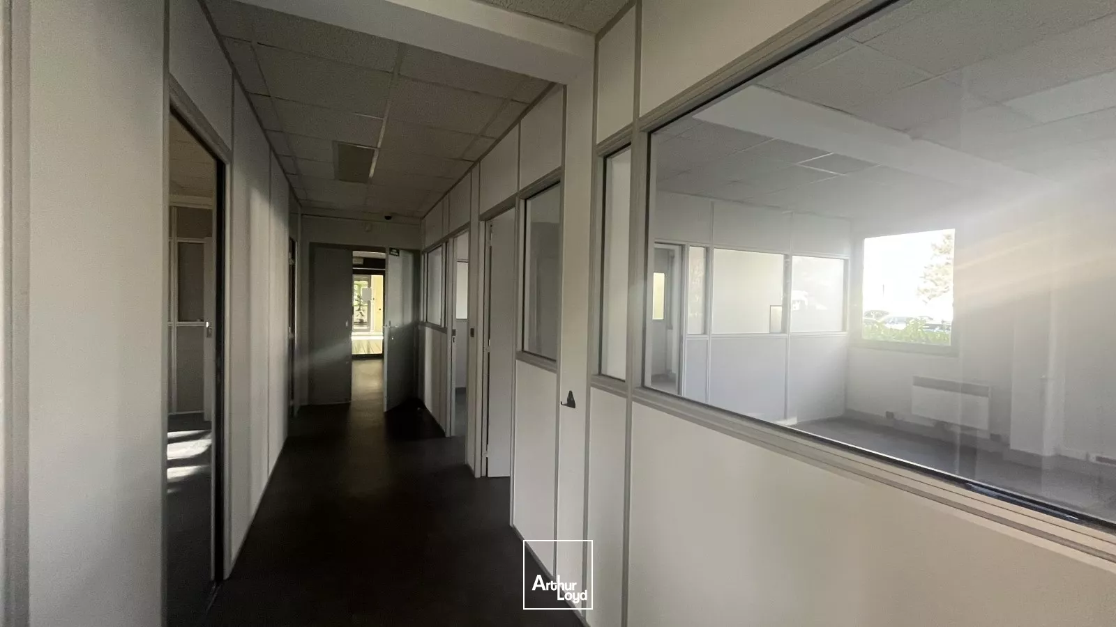 Bureaux lumineux au sud d'Orléans - accès immédiat RD2020 - A louer 157 m2 !