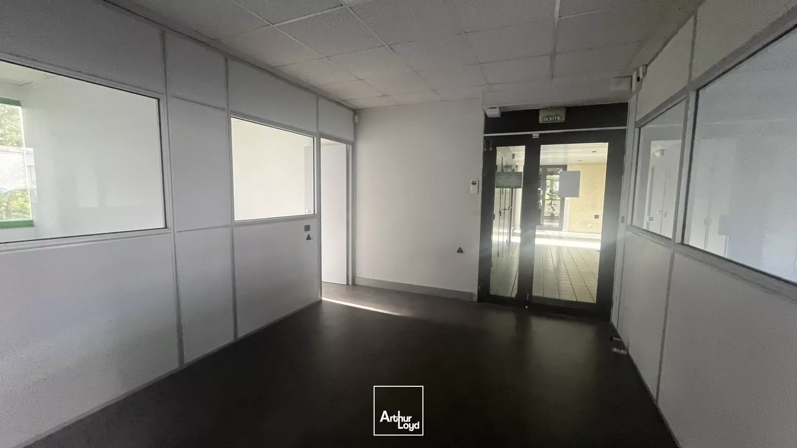 Bureaux lumineux au sud d'Orléans - accès immédiat RD2020 - A louer 157 m2 !