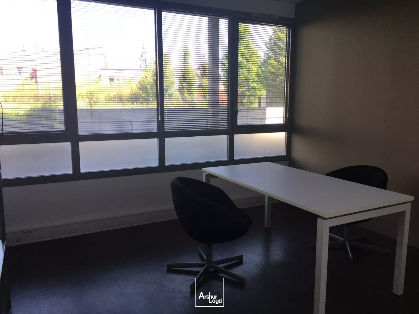 open space ascenseur centre ville roubaix ZFU zone franche urbaine bureaux cloisonnés sous alarme