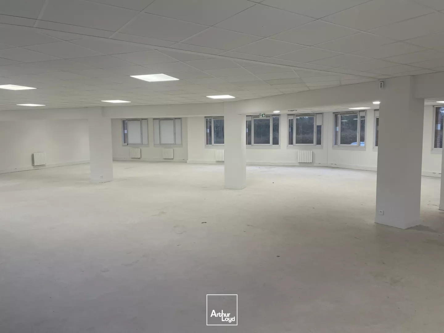 Bureaux à louer dès 506 m² - Environnement verdoyant & accessibilité directe autoroutes