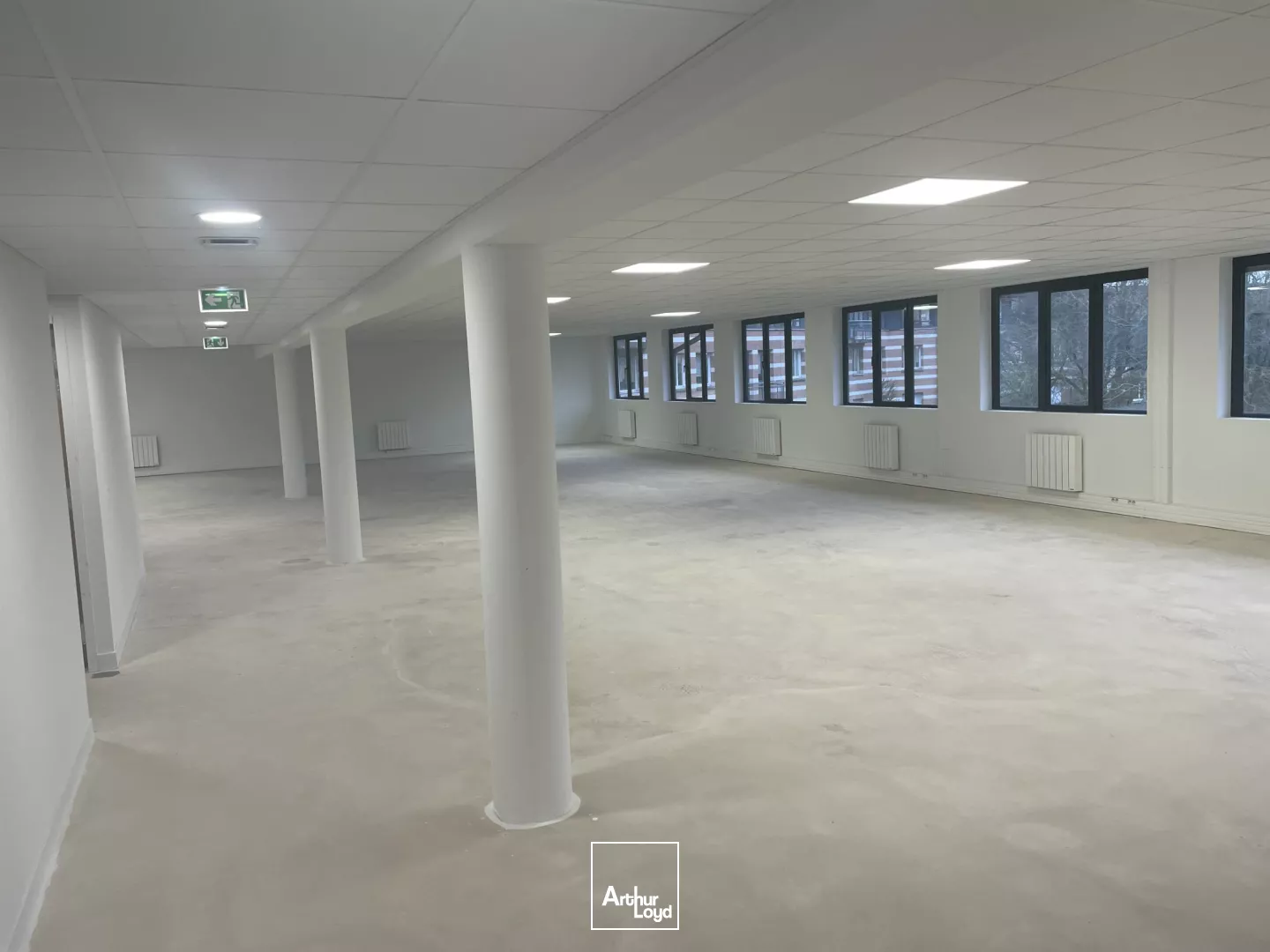 Bureaux à louer dès 506 m² - Environnement verdoyant & accessibilité directe autoroutes