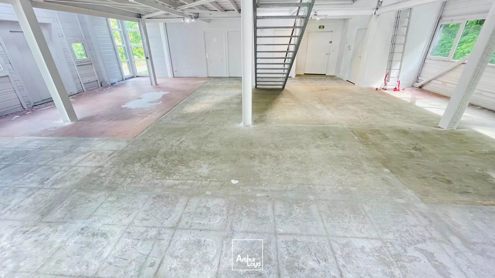 À vendre : Bureaux avec parkings dans un environnement verdoyant - Accessibilité idéale proche grands axes