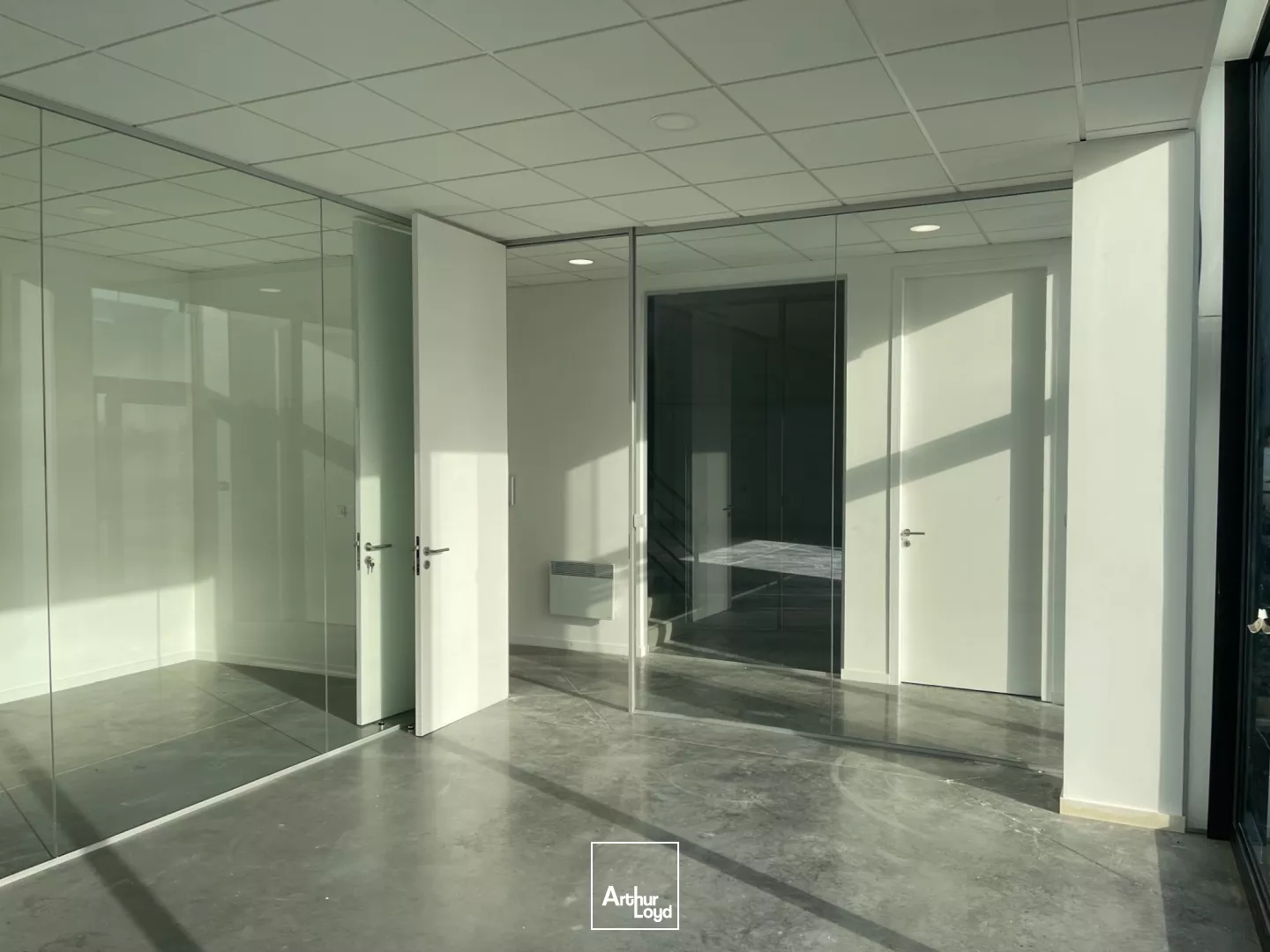 ENTREPOTS A LOUER - CARVIN EN ZONE D'ACTIVITES 