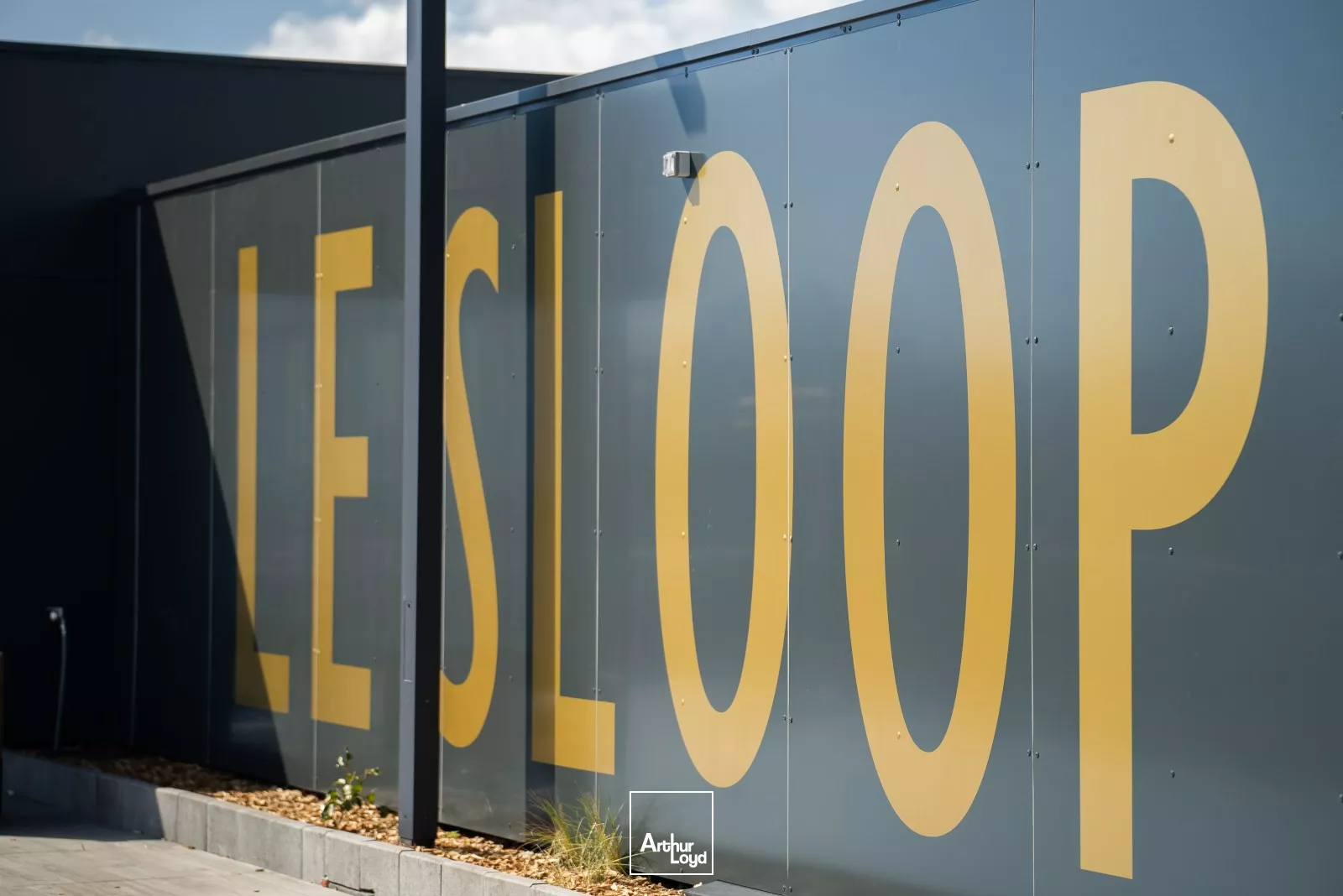 Bureaux neufs à louer aux portes de Lille - Espaces modernes avec terrasses, rooftop et accessibilité métro