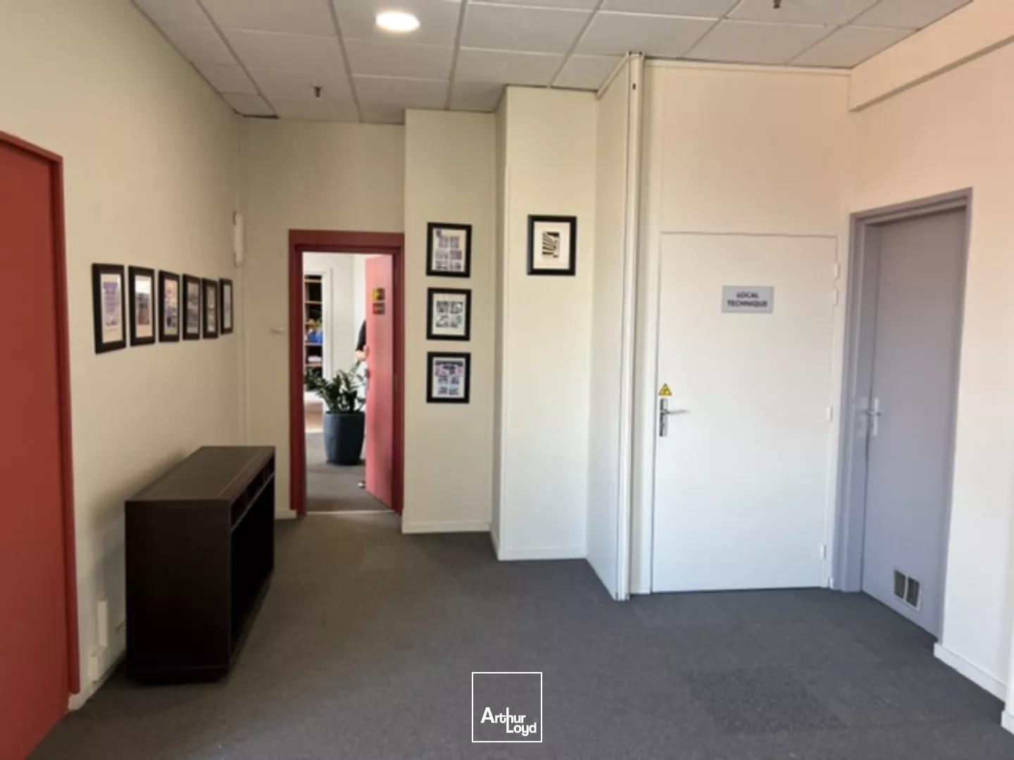 Bureaux et Stockage disponibles à la Location proximité Boulevard de l'Ouest