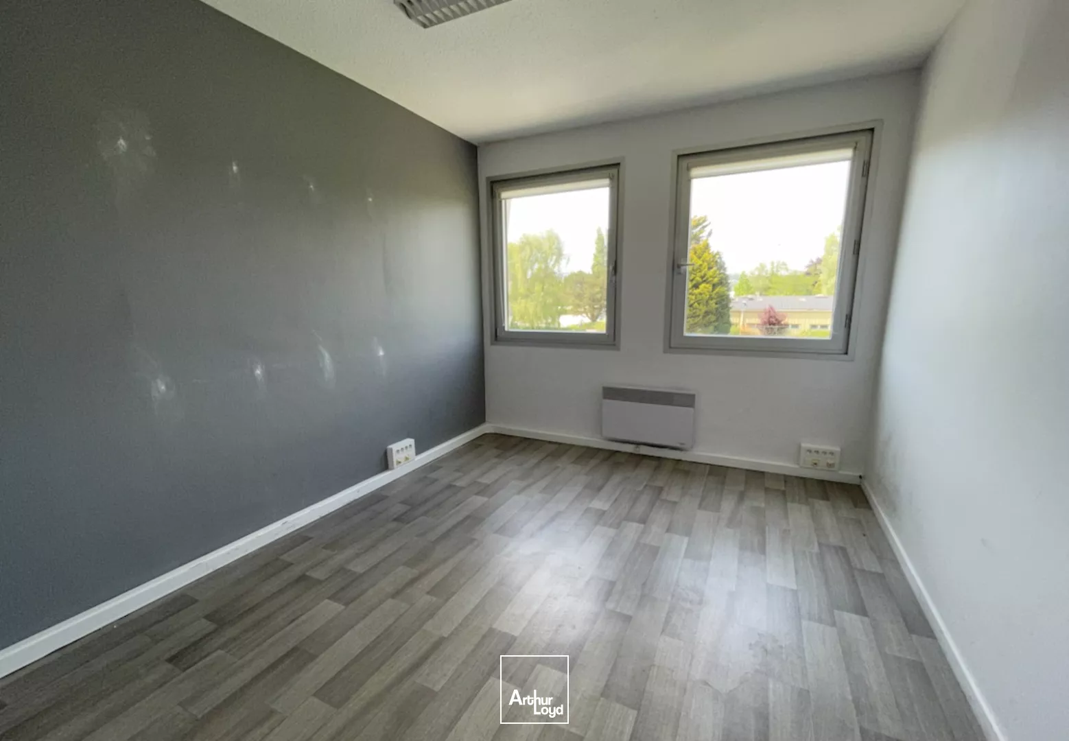 À LOUER - BUREAUX MODULABLES EN ZI - SAINT-LÉONARD 