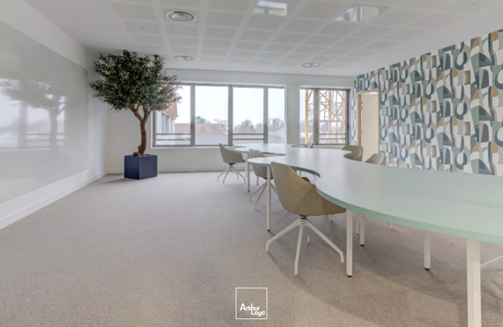 Location de bureaux neufs et flexibles à Villeneuve d'Ascq - Espaces modernes avec services et terrasses