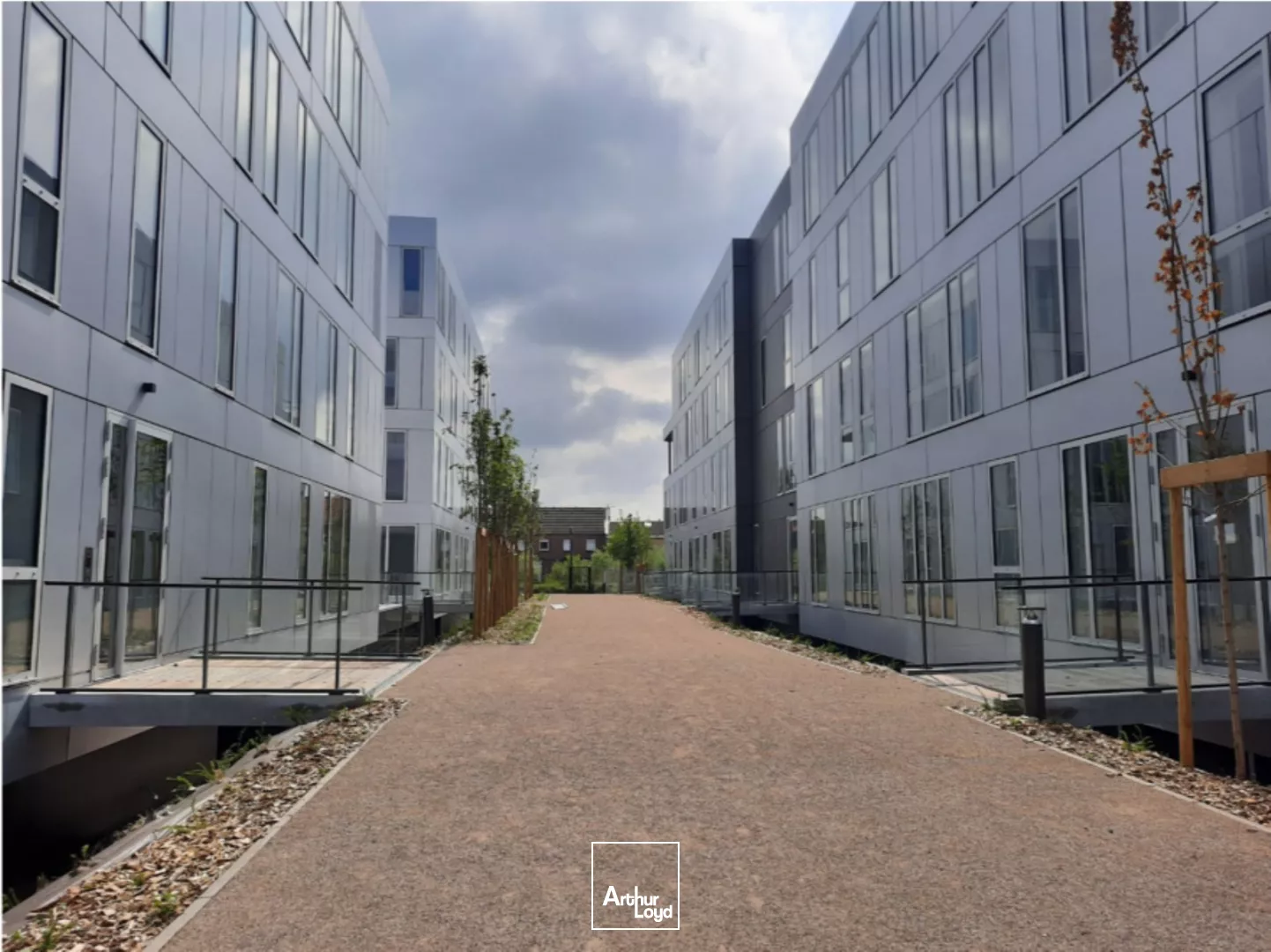 Immeubles de bureaux neufs exceptionnels à deux pas des transports en commun