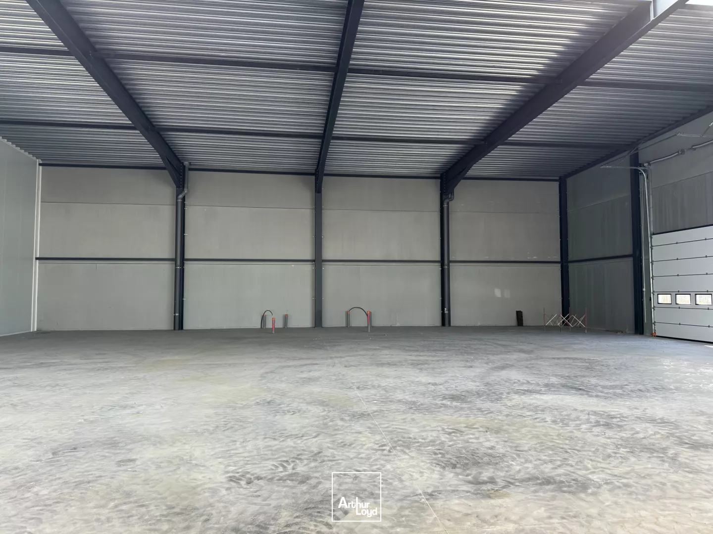 À louer - Parc d'activités neuf avec showroom, entrepôt et bureaux - Axe principal de Seclin - Site sécurisé