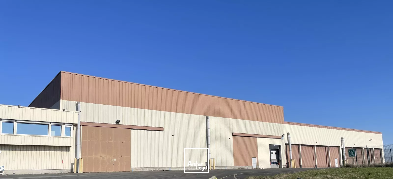 Entrepôts à louer - Arras