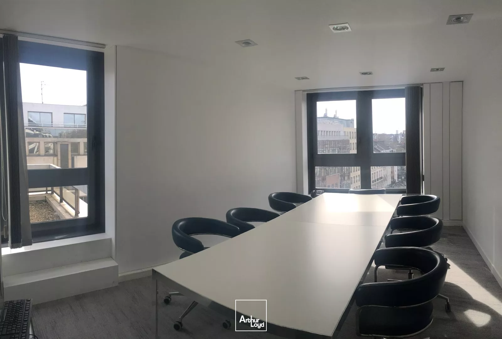 Locaux Rénovés à Louer à Lille avec Parkings - Centre-Ville Proche Services, Commerces et Transports