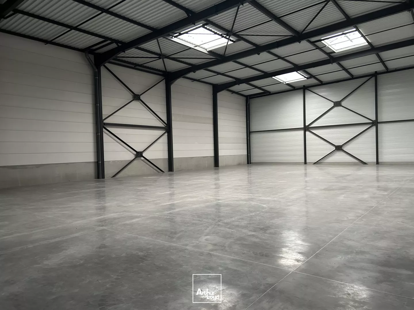 A vendre, à louer, entrepôts + bureaux neufs, Cysoing