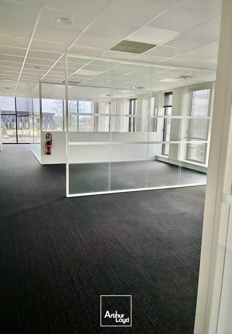 Bureaux à louer dans un parc tertiaire récent - Environnement de travail moderne entre Villeneuve d'Ascq et Lesquin