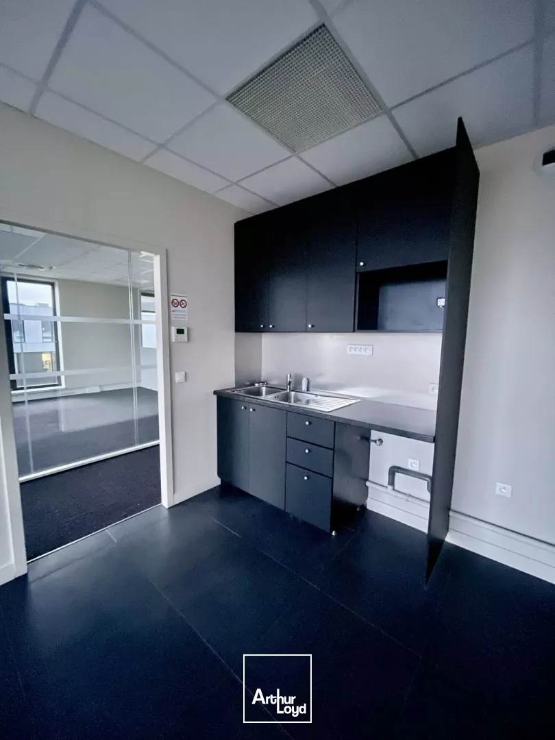 Bureaux à louer dans un parc tertiaire récent - Environnement de travail moderne entre Villeneuve d'Ascq et Lesquin