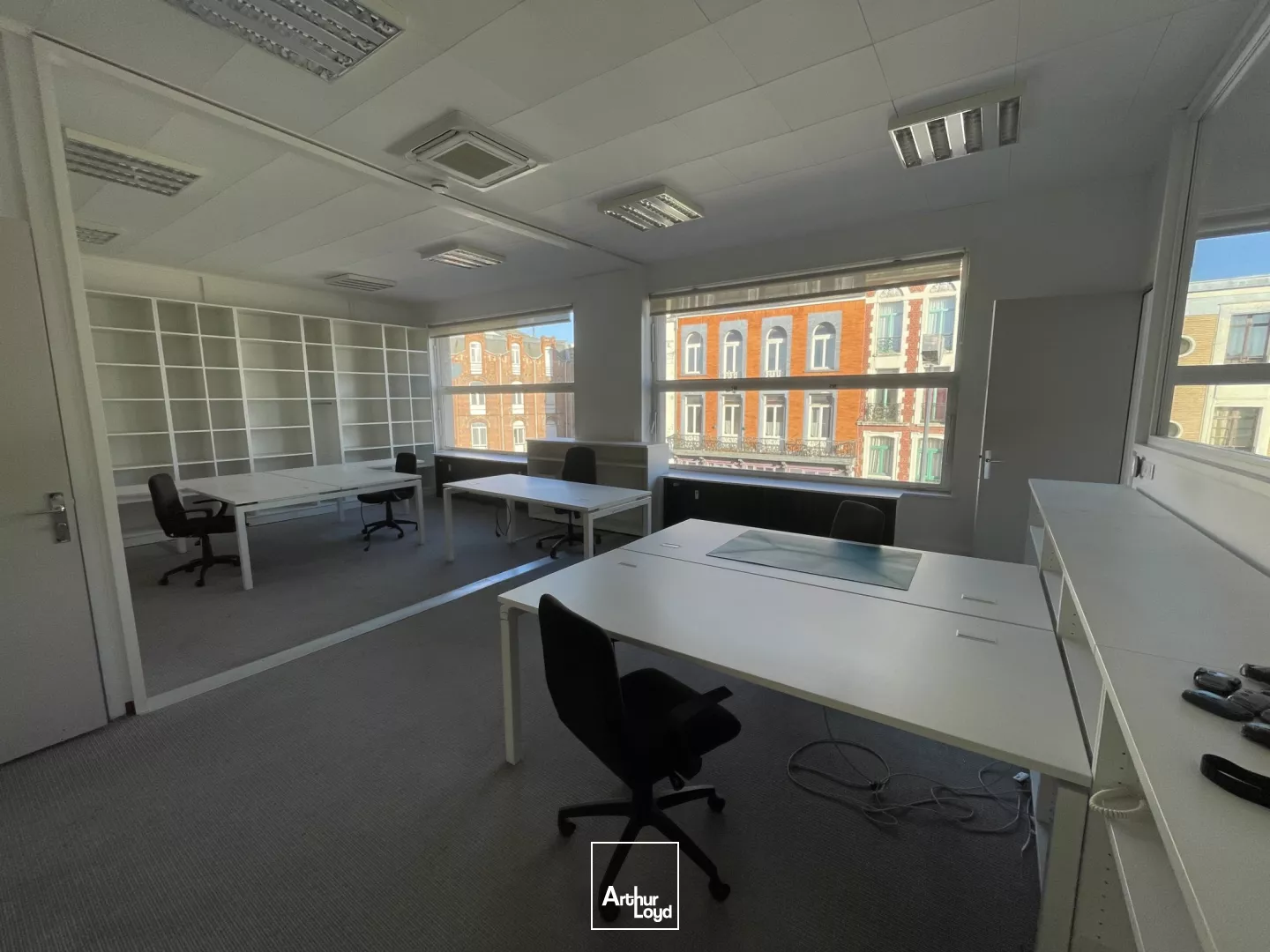 Bureaux lumineux à louer à Roubaix - 420 m² avec parkings, proche transports et centre-ville