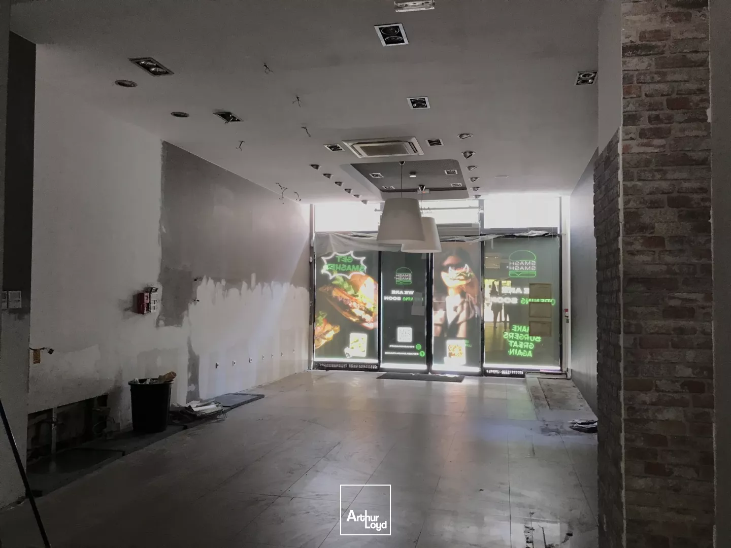  A LOUER GRAND LOCAL COMMERCIAL DE CENTRE-VILLE- OK EXTRACTION 