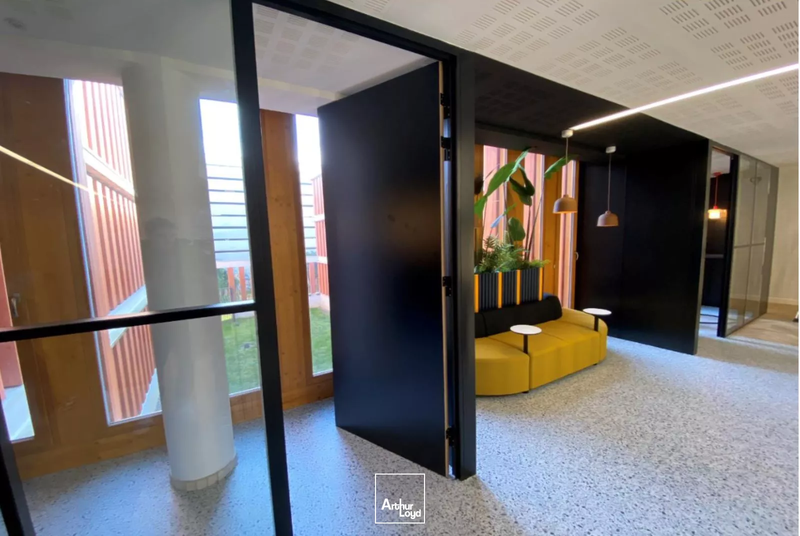 Bureaux modernes à louer à Lille - Immeuble BREEAM Very Good au coeur d'Euratechnologies - PMR sécurisé