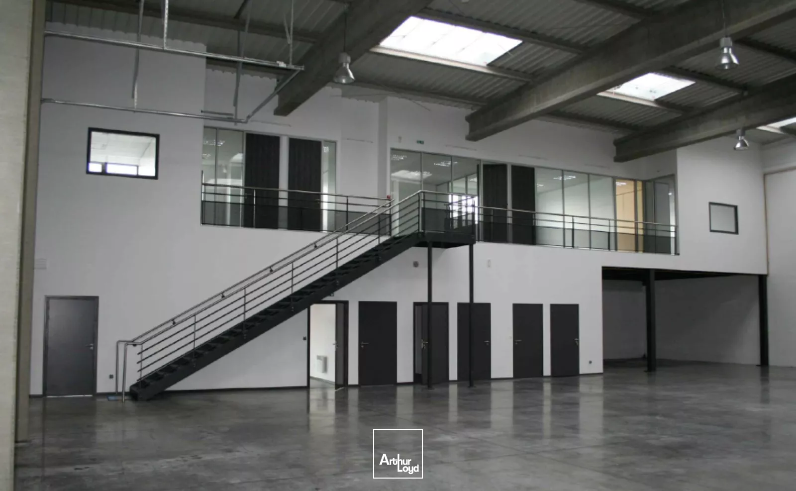 A louer, Entrepôts + bureaux neufs, Saint André Lez Lille 