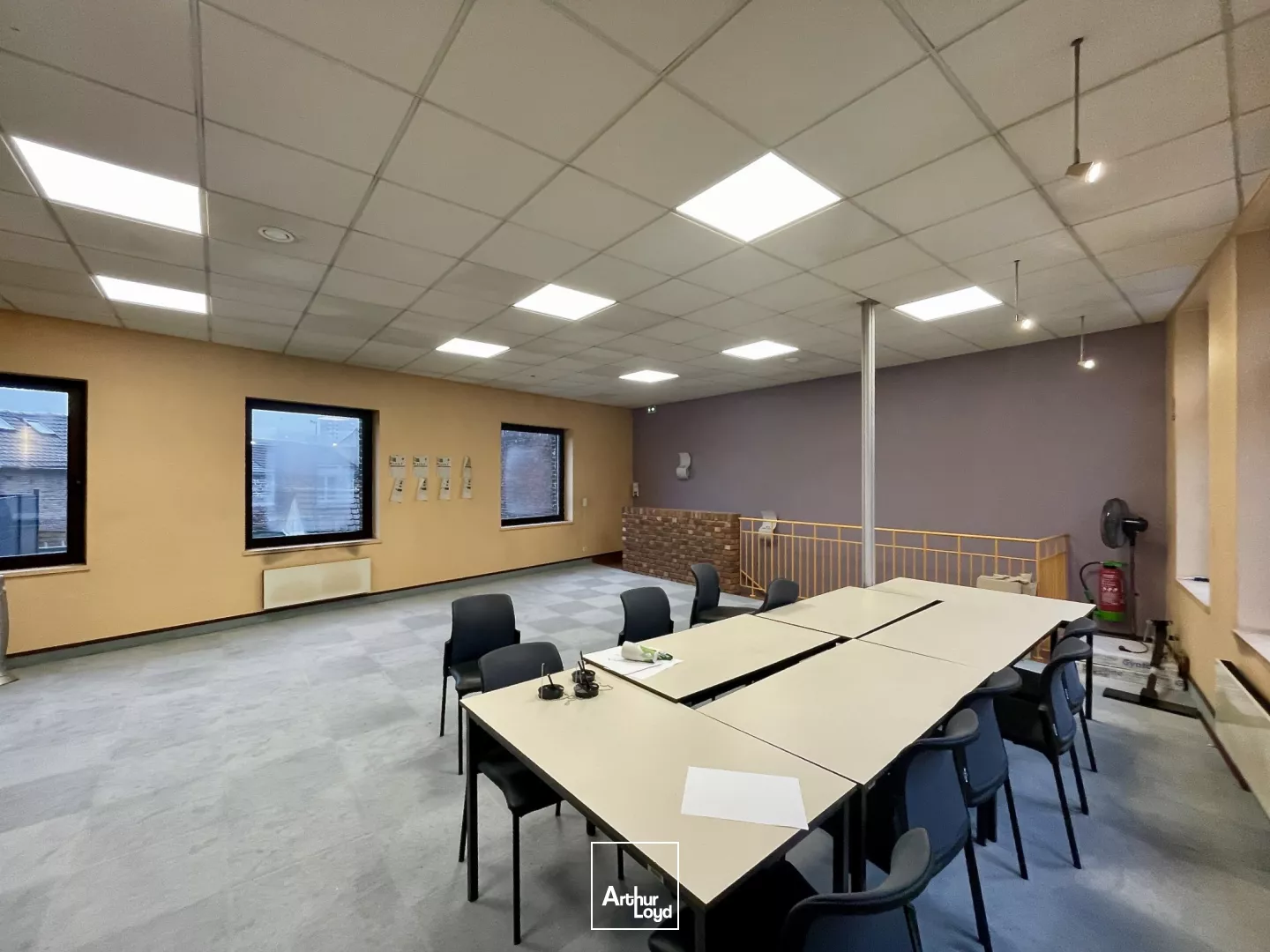 Bureaux à vendre Lomme - 230 m² lumineux avec visibilité exceptionnelle et patio privatif