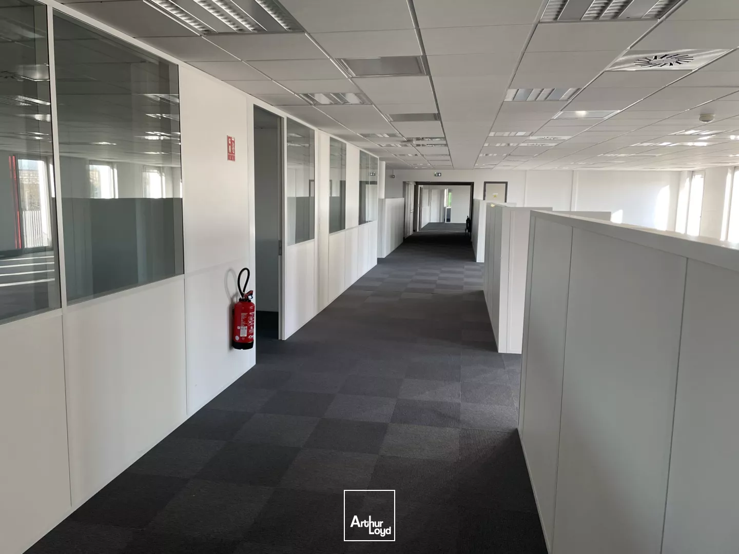 Bureaux à louer ou à vendre - Visibilité optimale & cadre verdoyant à Villeneuve d'Ascq