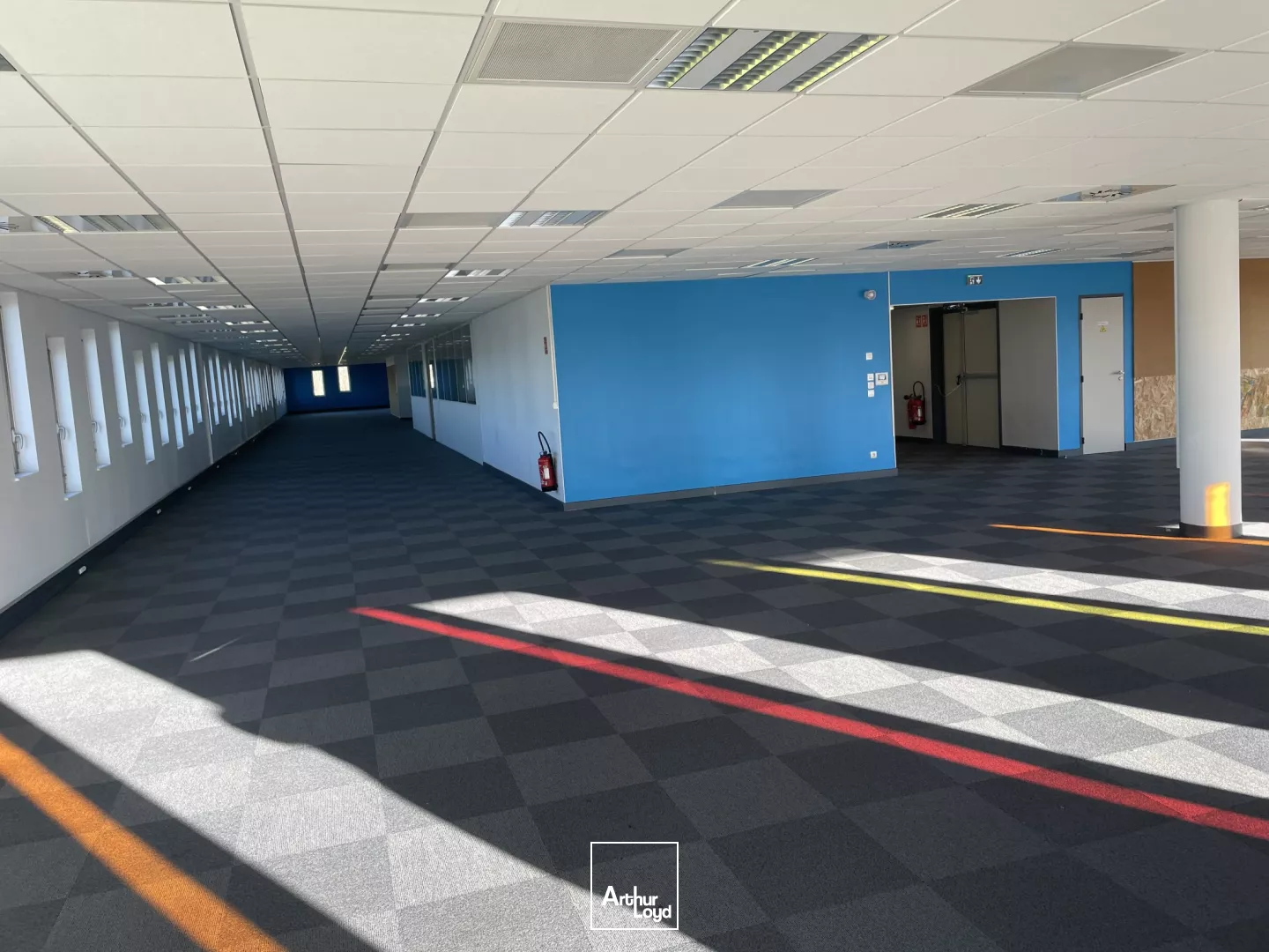 Bureaux à louer ou à vendre - Visibilité optimale & cadre verdoyant à Villeneuve d'Ascq