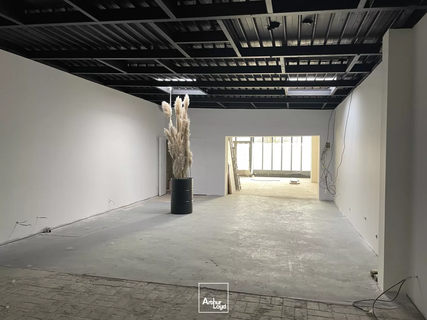 Local entièrement rénové à Armentieres 