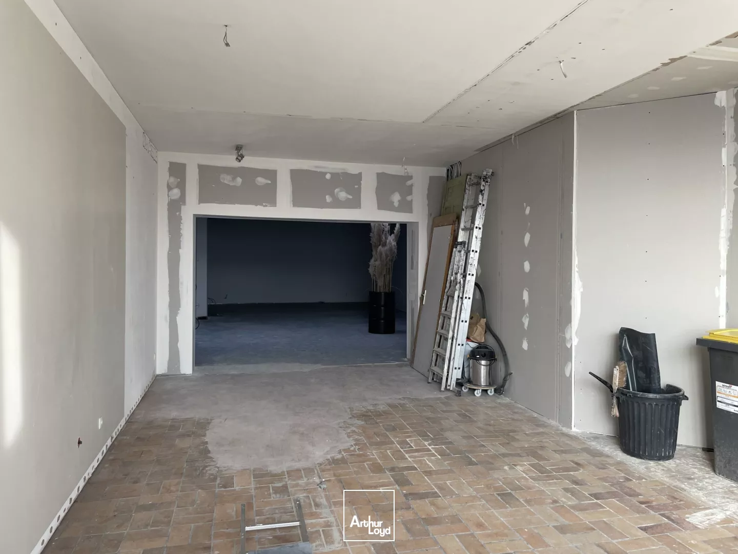 Local entièrement rénové à Armentieres 