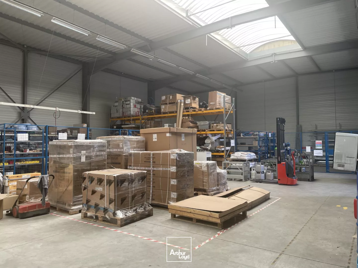 ENTREPOT A LOUER AVEC ACCES IMMEDIAT AUTOROUTE